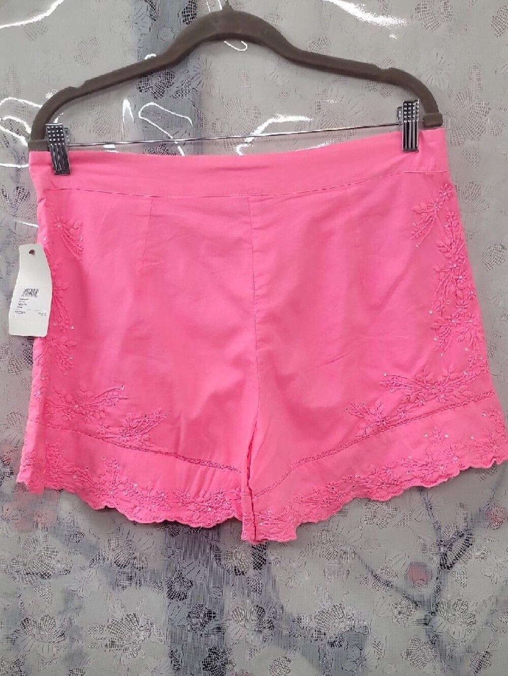 Juliet Dunn Nwt London Neon Pink Embroidered Scallop Hem Shorts Size 8/10 — image 5 of 8